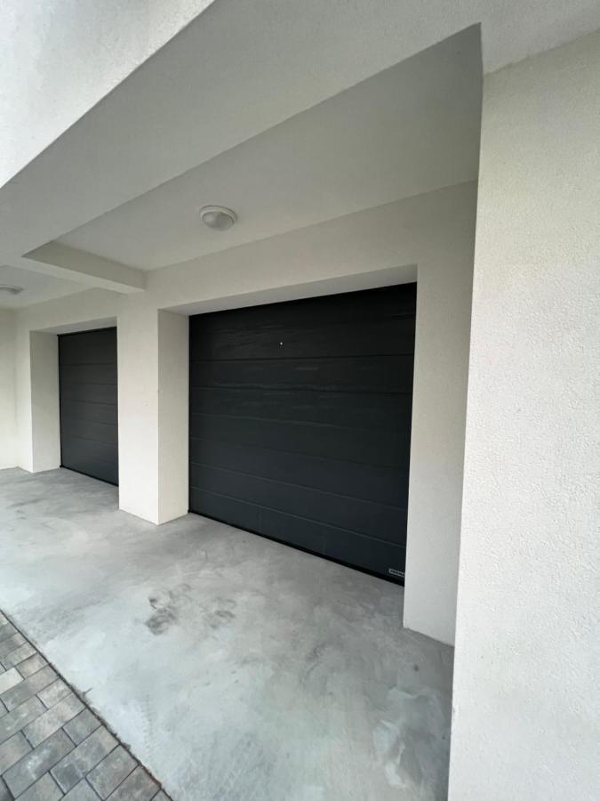 Sunset With Private Garage Apartment *