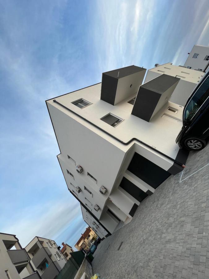 Sunset With Private Garage Apartment Pula